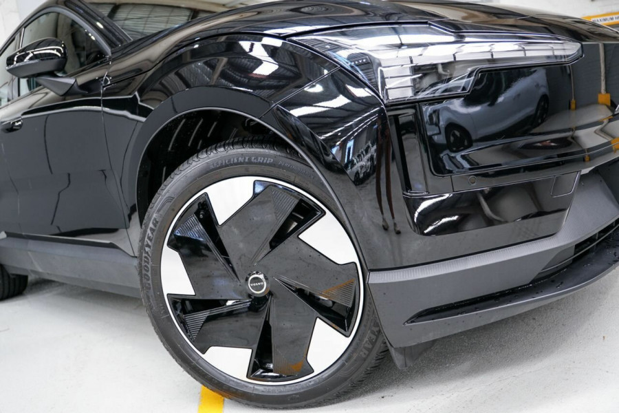 2025 Volvo EX30  Single Motor Extended Range Plus SUV Image 2