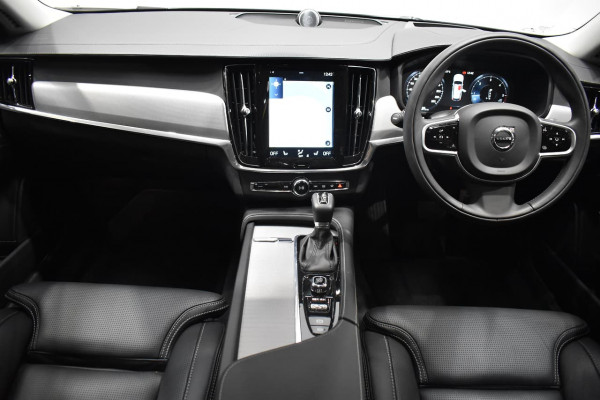 2019 Volvo V90 Cross Country (No Series) MY19 D5 Wagon Image 2