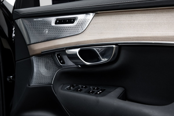 2025 Volvo XC90 L Series Ultra T8 Plug-In Hybrid SUV Image 10