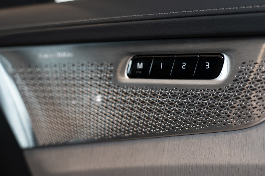 2025 MY26 Volvo XC90 L Series Ultra B5 Dark SUV