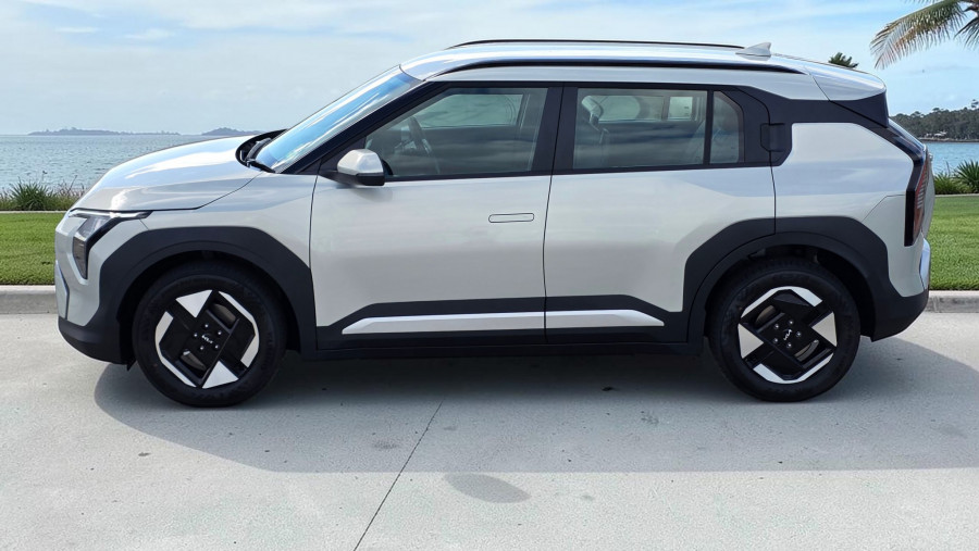 2026 Kia EV3 SV Air Long Range SUV Image 5