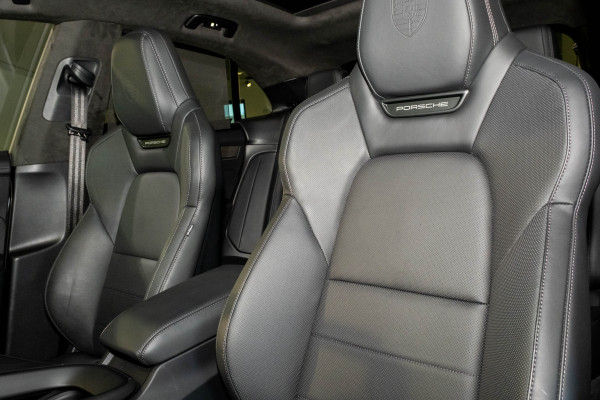 2025 Porsche Macan SUV