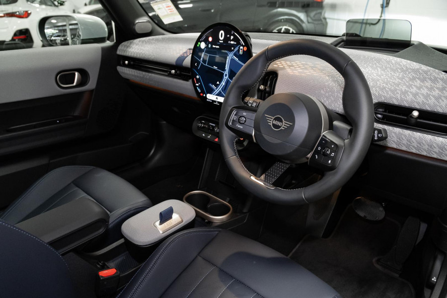 2026 MINI Cooper F66 S Favoured Hatch