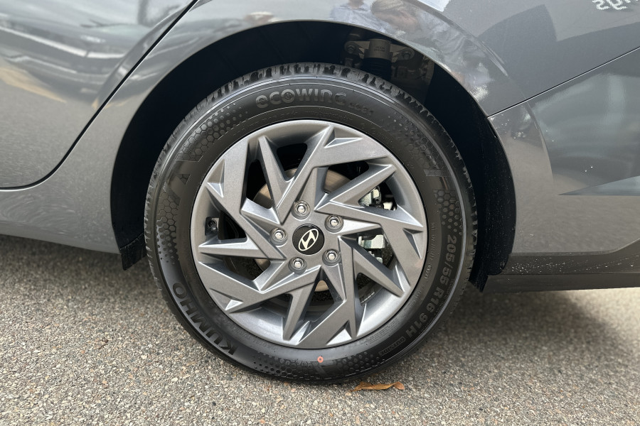 2025 Hyundai i30 CN7.V2  Sedan Image 7