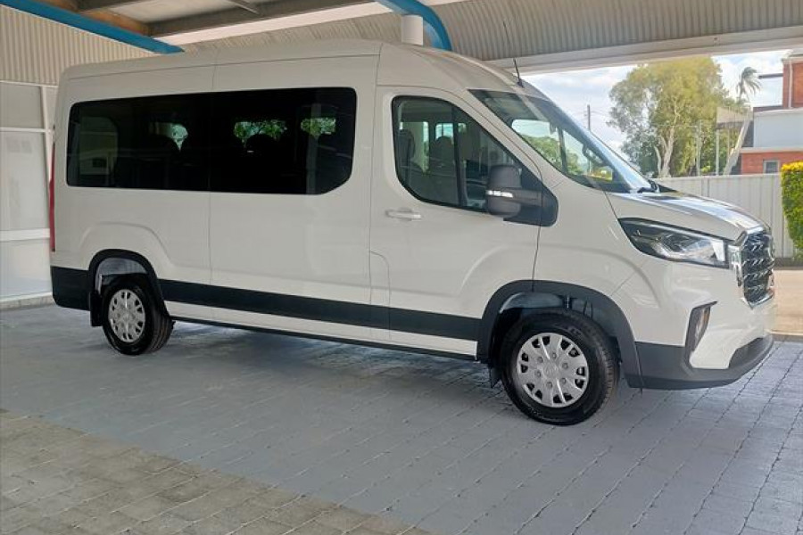 2025 MY24 LDV Deliver 9  12-Seat Bus Image 6