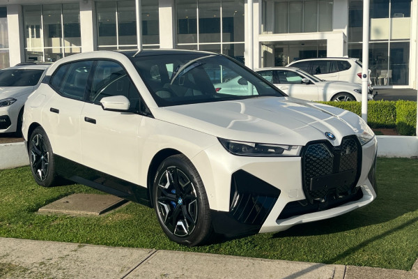 2022 BMW I20-    IX   I20 I20 xDrive40 Sport SUV