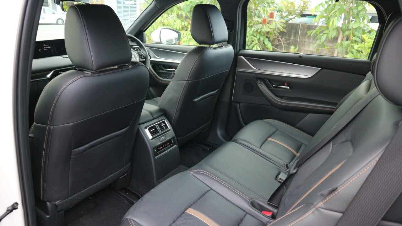 2024 Mazda CX-80 KL G40e Azami SUV Image 21