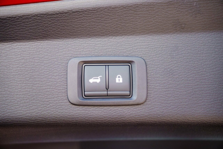 2024 Mitsubishi Outlander ZM PHEV Exceed SUV Image 9
