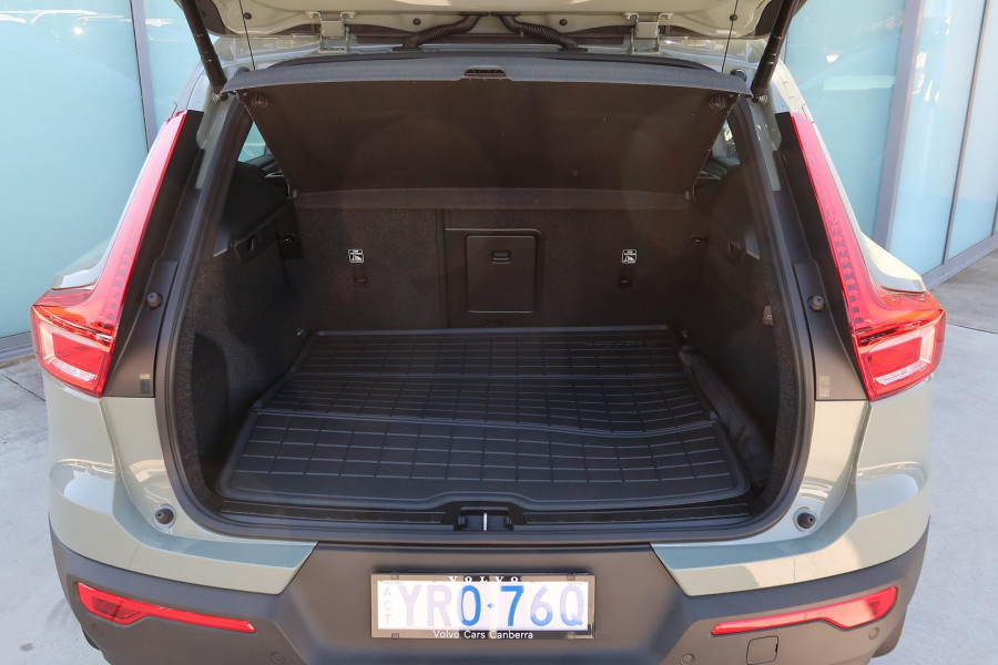 2024 Volvo XC40 XZ Plus B4 SUV Image 29