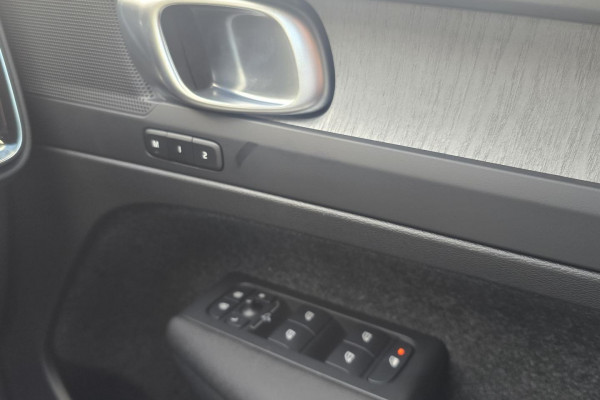 2026 Volvo XC40 XZ Plus B4 SUV Image 24