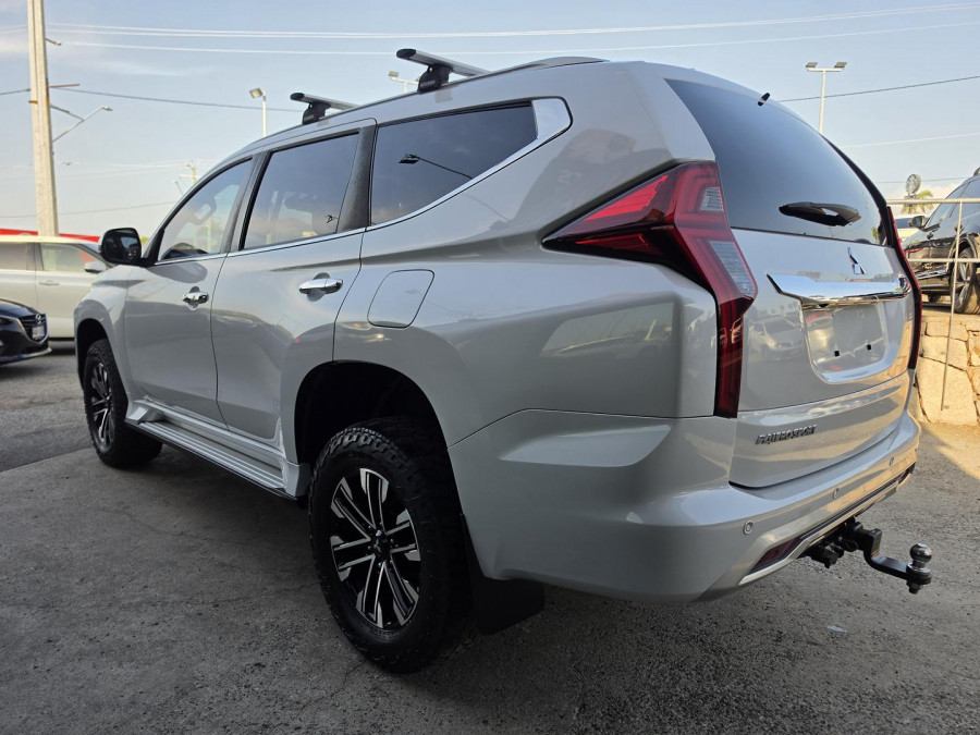 2020 Mitsubishi Pajero Sport QE GLS SUV Image 11