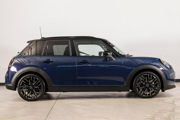 2025 MINI Cooper F65 C Favoured Hatch image 3