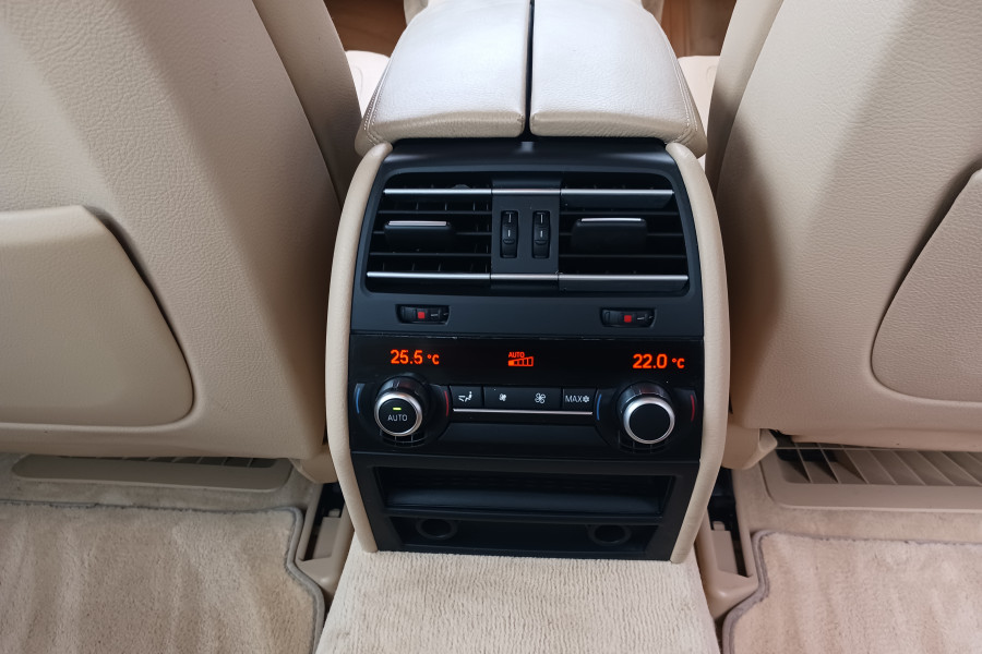 2009 MY10 BMW 7 Series F01 Tw.Turbo 740i Sedan Image 25