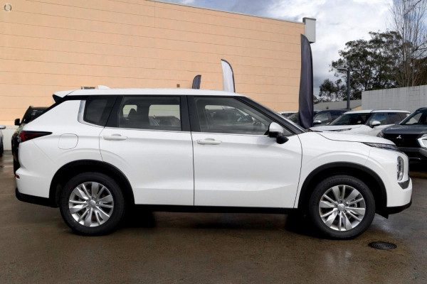 2025 Mitsubishi Outlander ZM ES SUV Image 5