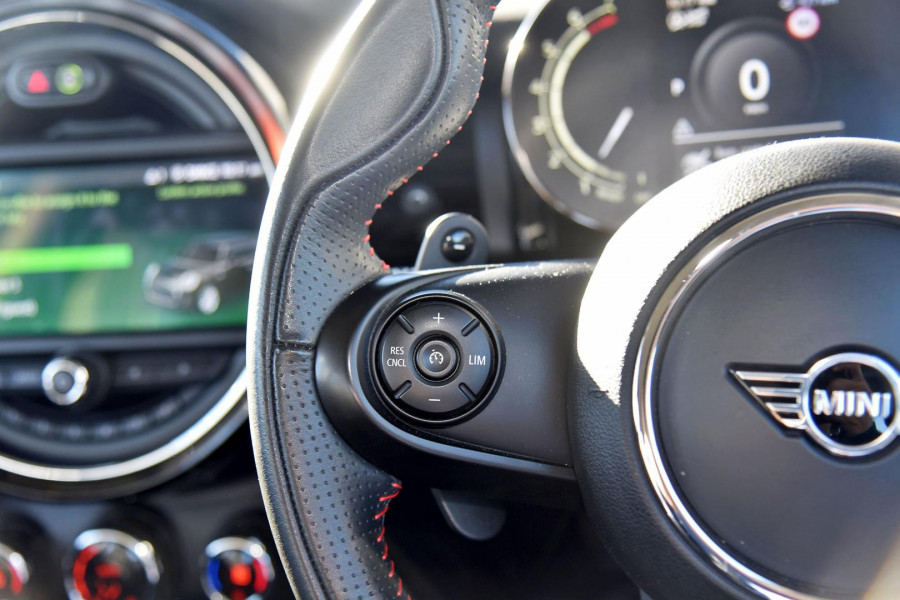 2020 MINI Cooper F56 LCI S Classic Hatch Image 5