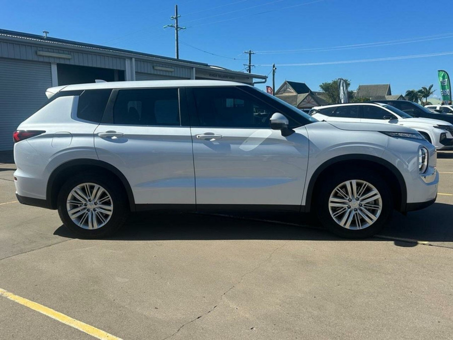 2022 MY23 Mitsubishi Outlander ZM ES SUV Image 2