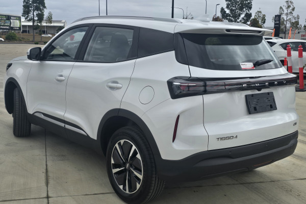 2026 Chery Tiggo 4  Hybrid Ultimate SUV Image 5
