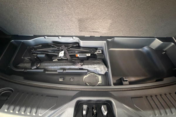 2026 MY26.5 Ford Everest UB Platinum SUV Image 19
