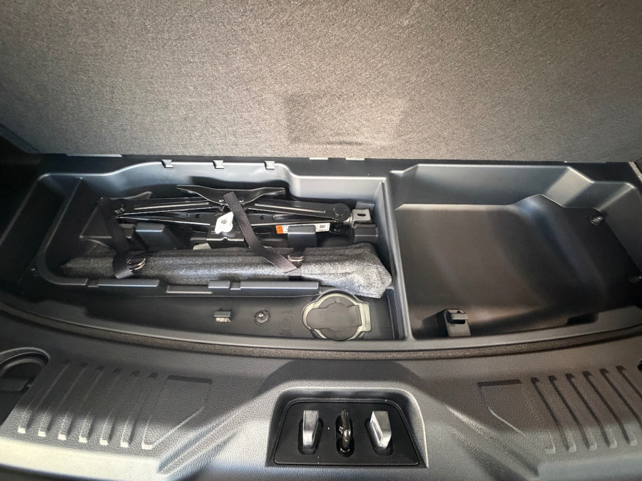 2026 MY26.5 Ford Everest UB Platinum SUV Image 19