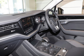 2019 MY20 Volkswagen Touareg CR 190TDi Suv