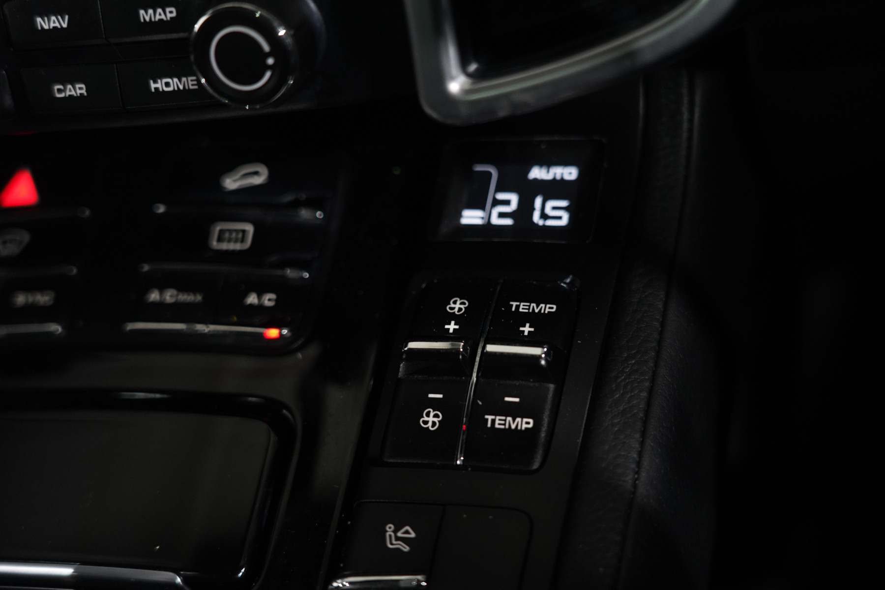 2016 Porsche Cayenne Diesel Platinum Edition SUV Image 19