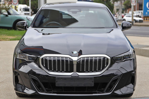 2025 BMW 5 Series G60 520i M Sport Sedan image 3