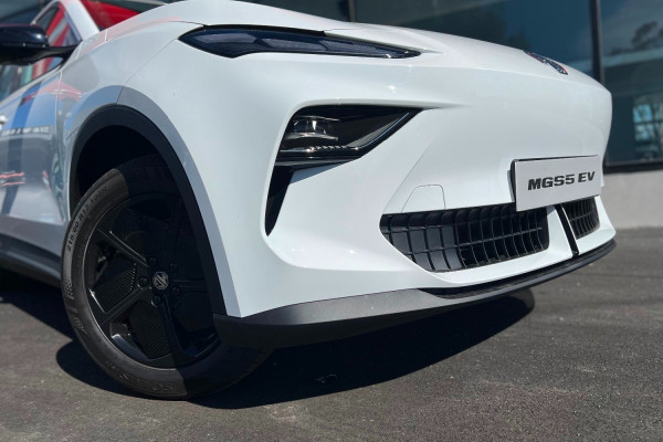 2025 MG MGS5 EV ZS3EM Excite 62 SUV Image 4