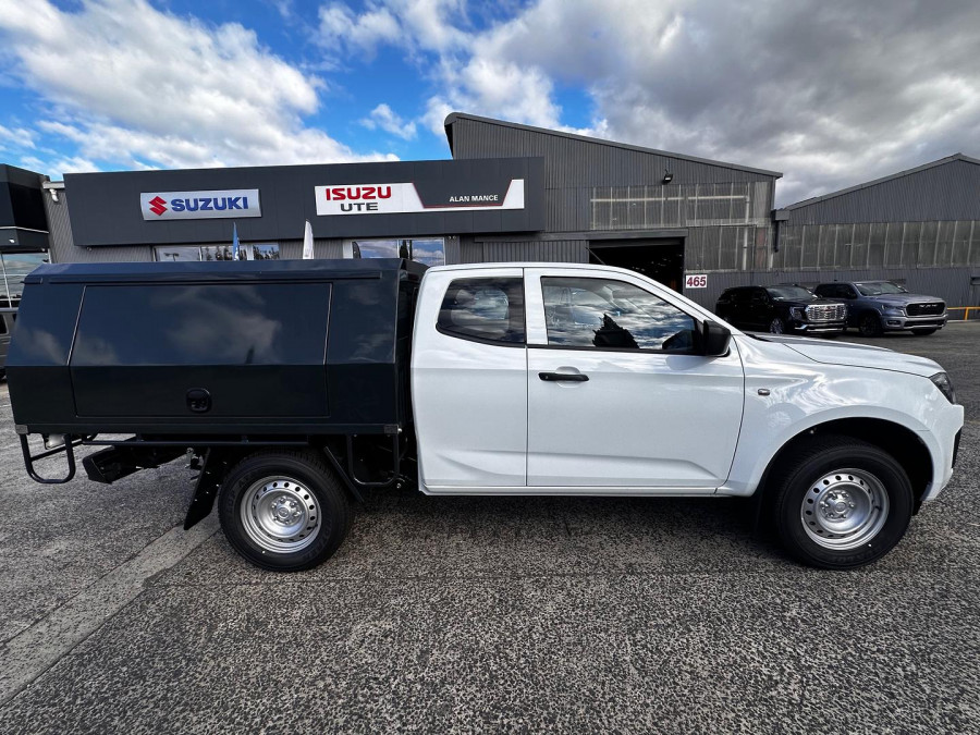 2026 MY25.5 Isuzu D-MAX RG SX Cab Chassis Image 9