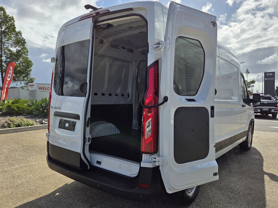 2026 LDV Deliver 9 Mid Roof LWB Van Image 17