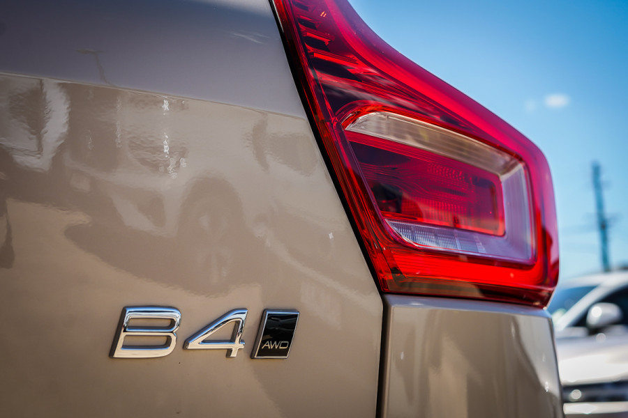 2024 MY25 Volvo XC40 XZ Ultra B4 Dark SUV Image 9