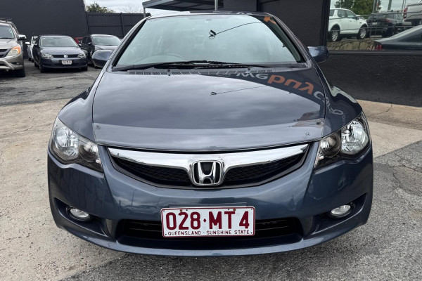 2011 MY10 Honda Civic 8th Gen VTi-L Sedan Image 3