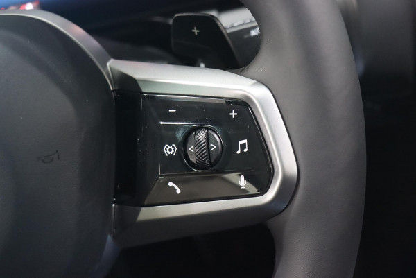2025 BMW X3 G45 20 xDrive SUV image 15