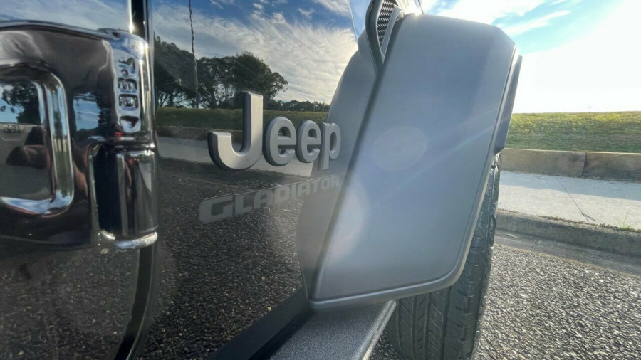 2020 MY21 Jeep Gladiator JT Sport S Ute Image 17