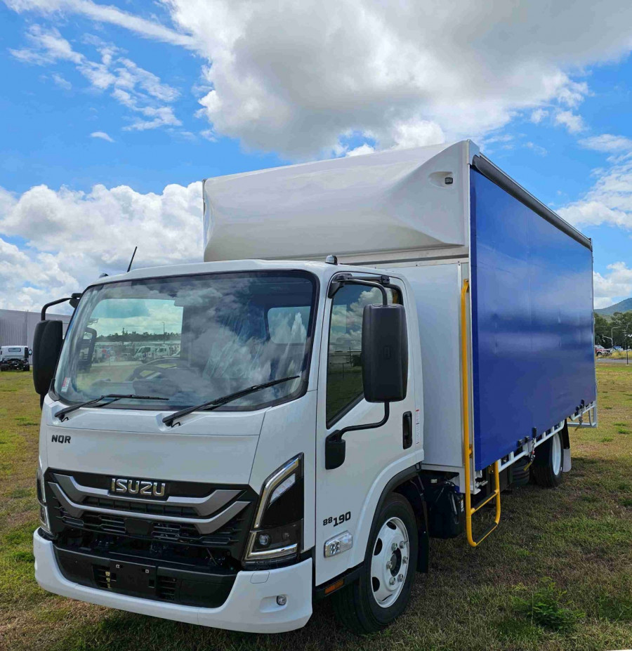 2025 Isuzu  NQR 88/80-190 AM D42 FREIGHT Curtainsider Image 3