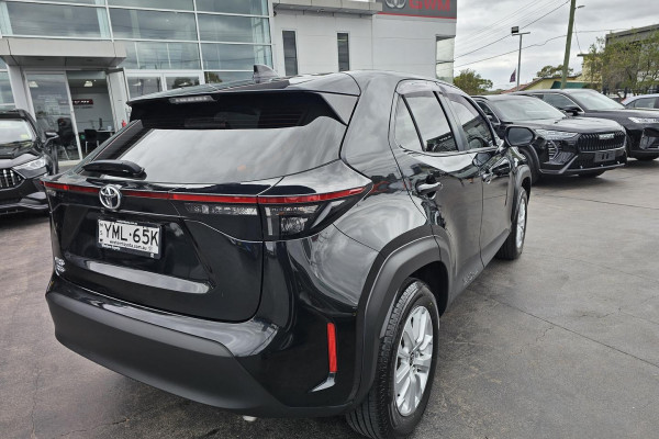 2022 Toyota Yaris Cross MXPB10R GX SUV