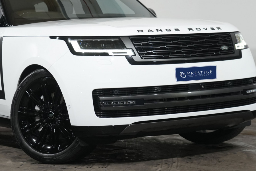 2022 Land Rover Range Rover D350 HSE SUV Image 2