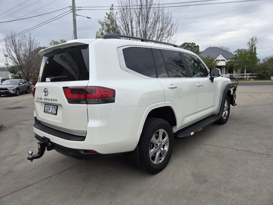 2024 Toyota LandCruiser FJA300R VX SUV Image 9