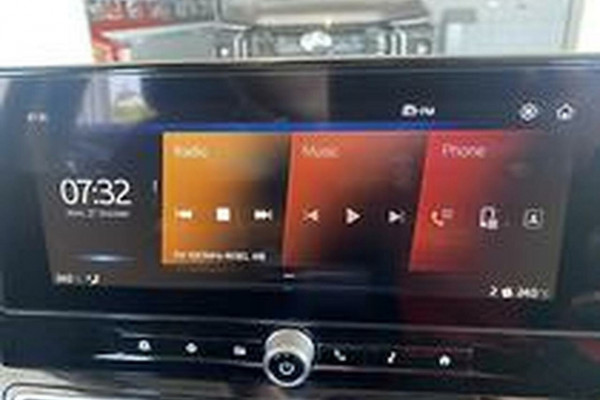2025 Mahindra XUV3X0  AX5L SUV Image 19