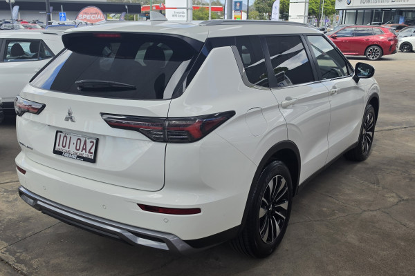 2025 Mitsubishi Outlander ZM LS SUV Image 7