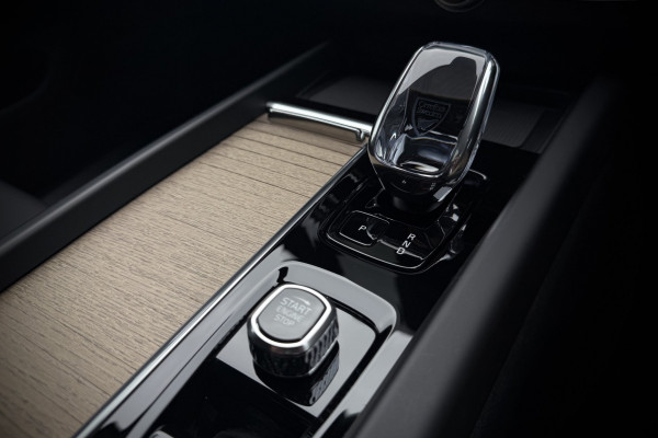 2025 Volvo XC60 UZ Ultra B5 Dark SUV Image 14