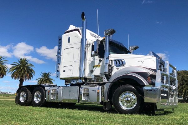 2024 Mack Superliner CLX prime mover - OUTLAW # 9 Superliner Superliner Truck
