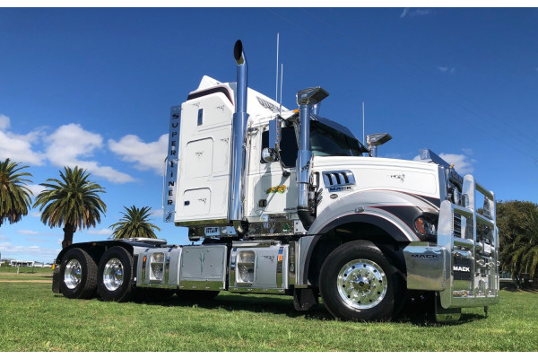 2024 Mack Superliner CLX prime mover - OUTLAW # 9 Superliner Superliner Truck