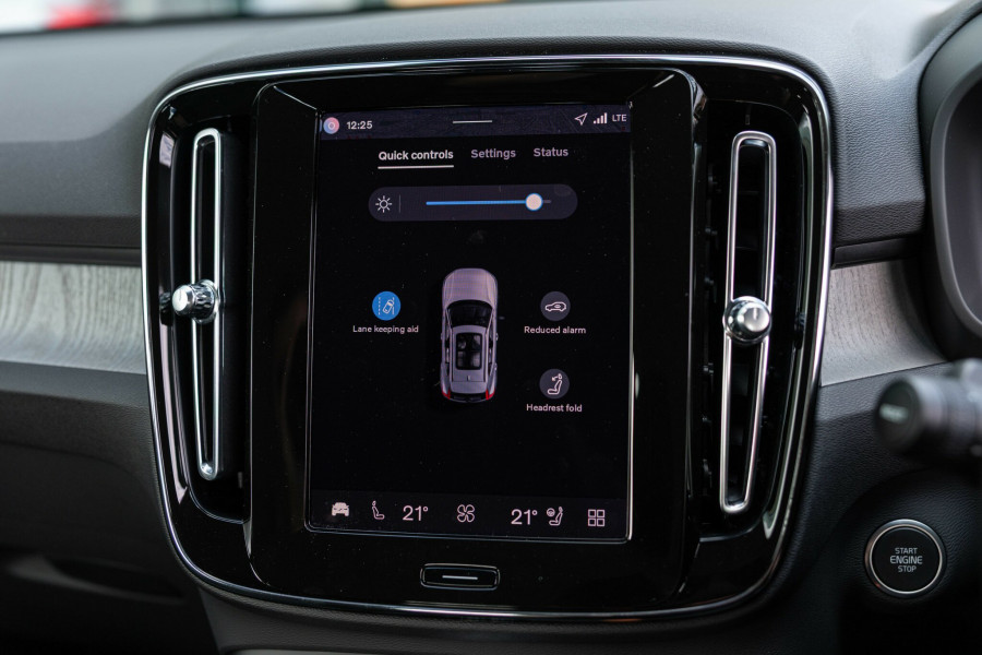 2025 MY26 Volvo XC40 XZ Plus B4 SUV Image 24