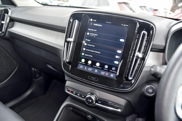 2025 Volvo XC40 XZ Plus B4 SUV Image 6