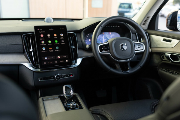 2025 MY26 Volvo XC90 L Series Ultra B5 Dark SUV Image 12