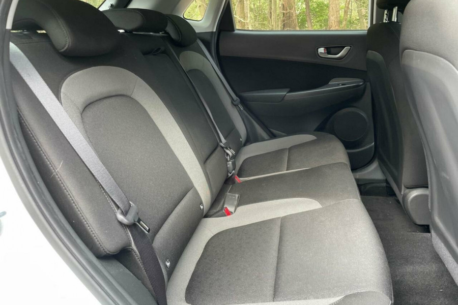 2020 Hyundai KONA OS.3 Active SUV Image 10