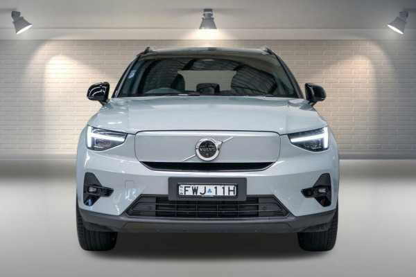 2026 Volvo EX40  Ultra Twin Motor Performance SUV Image 16