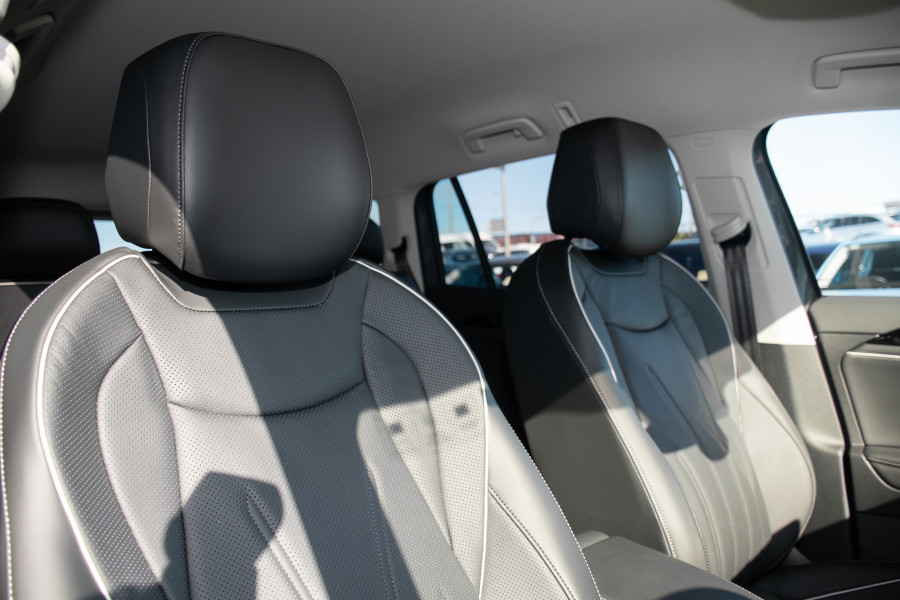 2025 Volkswagen Tayron R4 150TSI Elegance SUV Image 9