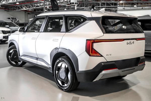 2026 Kia EV5 OVc Air Long Range SUV Image 3