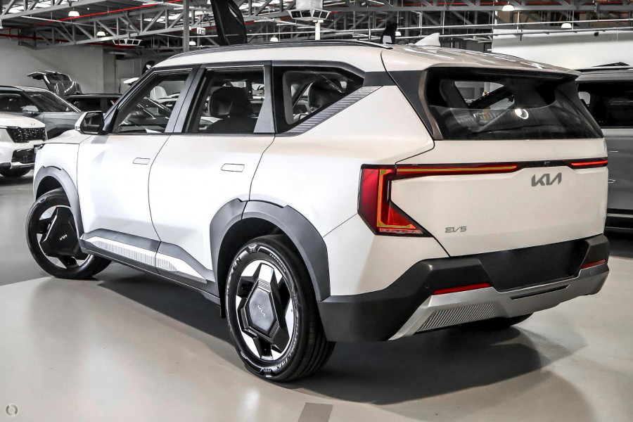 2026 Kia EV5 OVc Air Long Range SUV Image 3